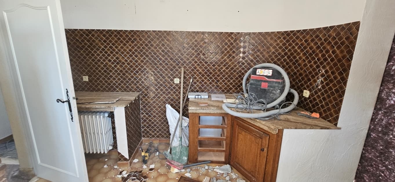 Cuisine avant rénovation - Vue 5