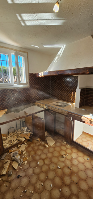 depose de hotte et renovation cuisine pendant travaux